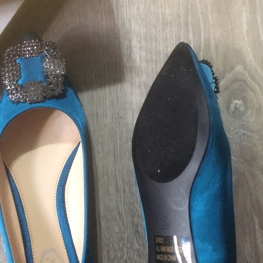 New in box beautiful turquoise blue satin flats. - Picture 3 of 5